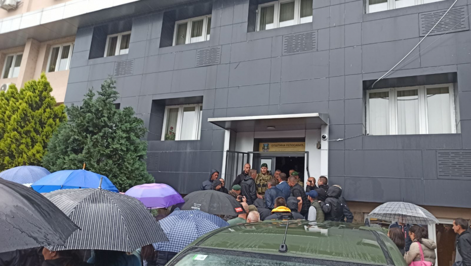 NOVA PROVOKACIJA KURTIJA Poslao Krasnićija u opštinu Leposavić, hoće da uvedu i odbornike (FOTO/VIDEO)