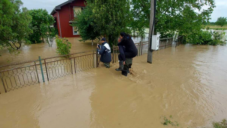 MUP SE OGLASILO O VANREDNOJ SITUACIJI U SRBIJI Najkritičnije u ovim delovima zemlje (FOTO)