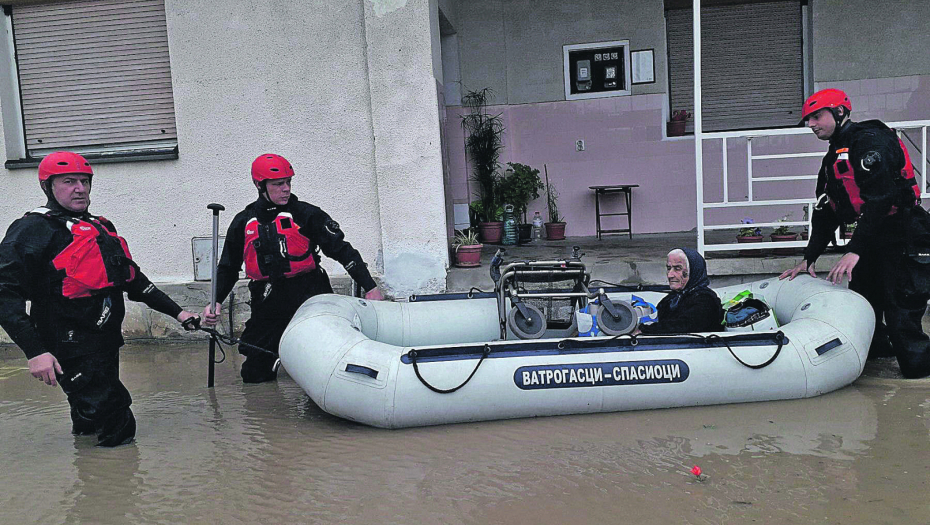 BORBA S VODOM TEK PREDSTOJI! Obilne kiše prave sve veće probleme, vanredna situacija u više od 50 gradova i opština Srbija na ivici katastrofe
