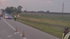 PRVI SNIMAK TEŠKE NESREĆE NA PUTU BAČKA TOPOLA-SUBOTICA U sudaru automobila poginule dve osobe (VIDEO)
