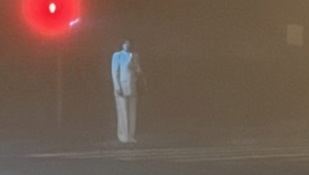 HOROR BLIZU GROBLJA KOD ČAČKA Žena u belom u gluvo doba noći nepomično stoji na putu