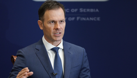 REPUBLIKA SRBIJA NEMA POTREBE DA TRAŽI REPROGRAM KREDITA KINESKOJ BANCI Siniša Mali demantovao pisanja portala: Naše javne finansije su stabilne