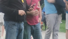 NE MOŽE PROTEST DA PROĐE BEZ ALKOHOLA Kakvu sliku ovo šalje u svet? (FOTO)