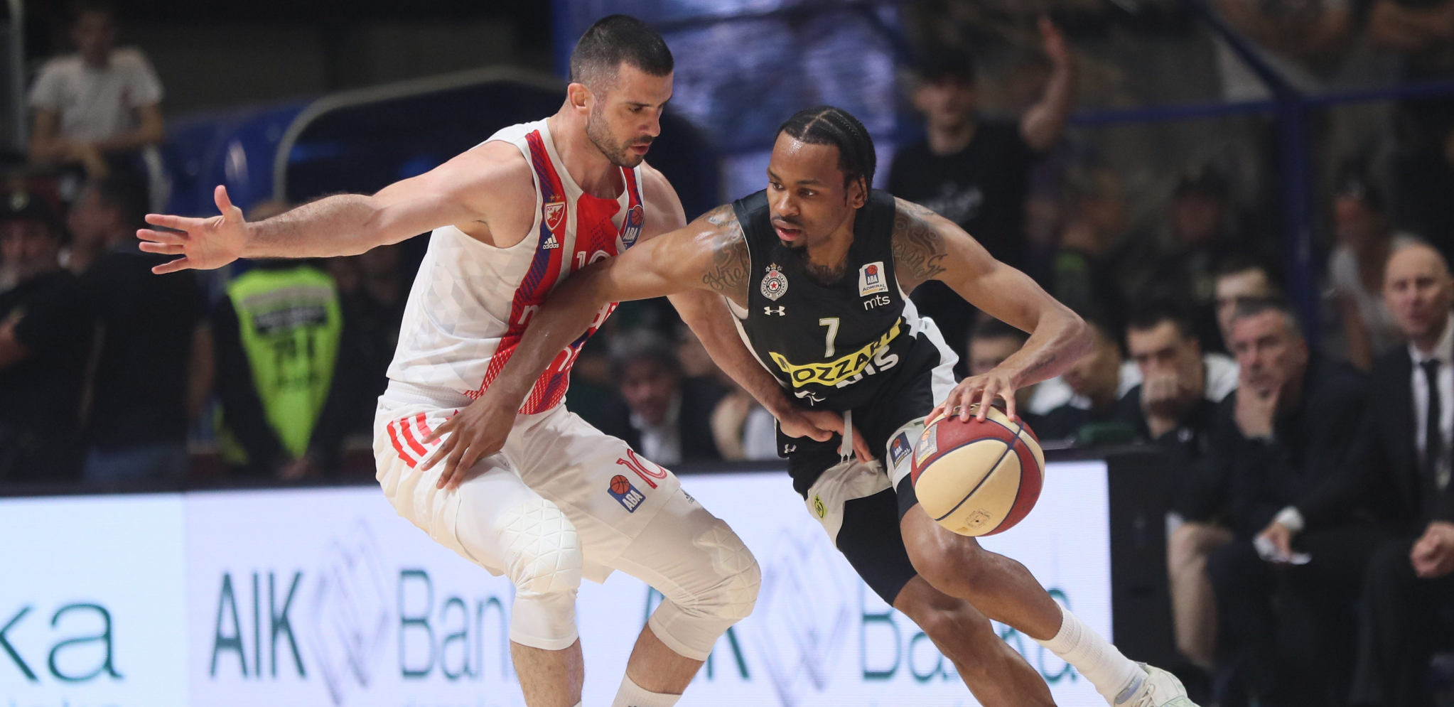 "RAT" KAPITENA "VEČITIH" Branko Lazić nije ostao dužan na provokaciju Kevina Pantera, brzo stigao odgovor(FOTO)