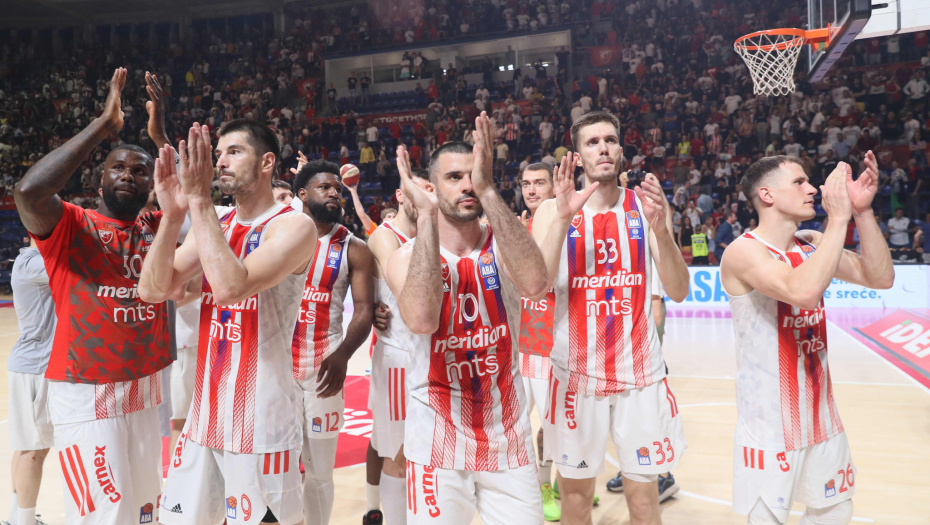 OGLASILA SE ZVEZDA Identifikujemo četiri osobe koje su ubacivale predmete na parket