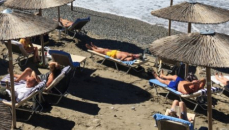 TOLIKO PARA ZA PIVO, DA LI STE NORMALNI?! Omiljeno letovalište Srba u Grčkoj “dere” sa cenama, pogledajte ovo! (FOTO)