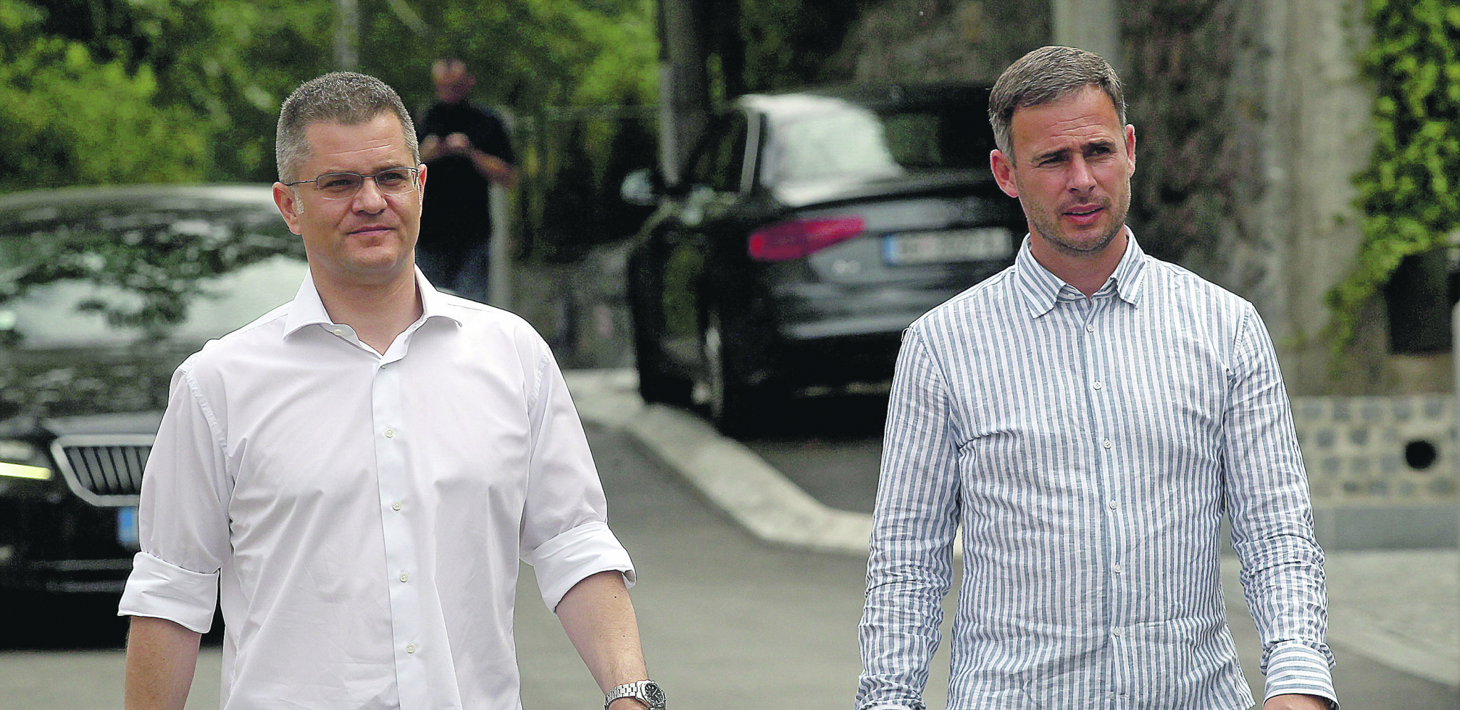 VUK POTKAČIO MIKIJA: Završio sam visoke škole, a ti si ponavljač!