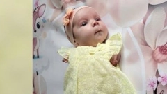 IRINA IZ BORA JE "BEBA SA KRILIMA" Ima tri meseca i boluje od sindroma koji ima samo 5.000 beba na svetu