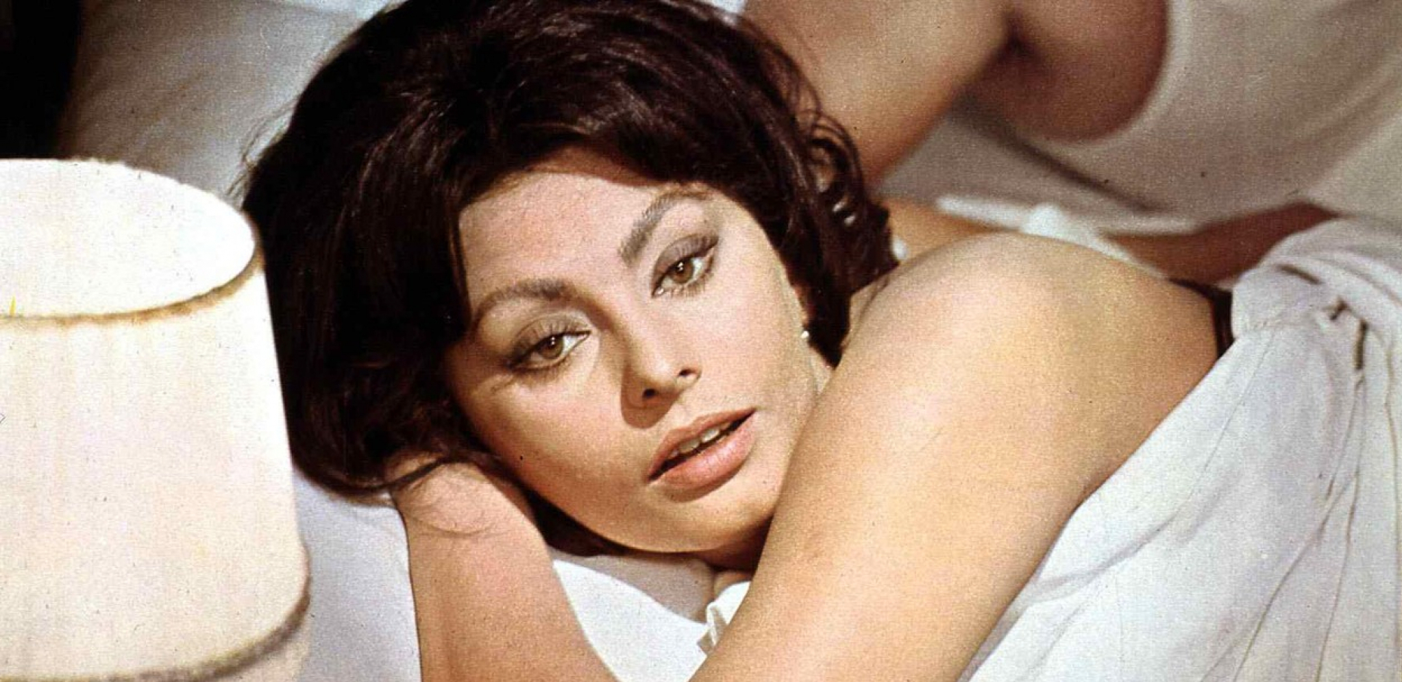 JEDVA HODA I OTEŽANO DIŠE! Evo kako danas izgleda Sofija Loren, tužna slika obišla ceo svet i rastužila sve! (VIDEO)