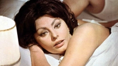 JEDVA HODA I OTEŽANO DIŠE! Evo kako danas izgleda Sofija Loren, tužna slika obišla ceo svet i rastužila sve! (VIDEO)