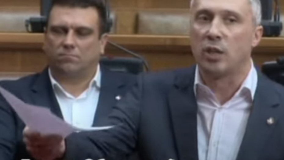 OBRADOVIĆ TRAŽI ISTO ŠTO I KURTI Skloniti Srpsku listu sa Kosmeta - njemu će Albanci sledećem da zahvaljuju!