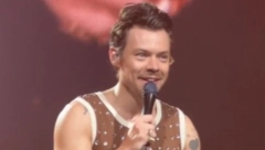 PREKINUO NASTUP DA BI TRUDNA DEVOJKA MOGLA DA ODE DO TOALETA Hari Stajls raspametio potezom, ona tražila da pevač da ime za bebu (VIDEO)