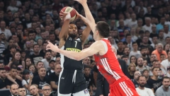 PARTIZAN NAŠAO PLEJA? Pantera pitali za Slukasa, kapiten se samo smeškao