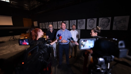 "KULTURA JE NAJVAŽNIJA NIT KOJA NAS POVEZUJE..." Mirović na otvaranju 6. Ravno Selo film festivala u novom Domu kulture (FOTO)