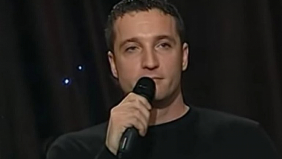 HARAO JE MUZIČKOM SCENOM, SRBIJA GA JE OBOŽAVALA! Urnisao je kolege, a onda odjendom nestao, evo gde je danas Bata Zdravković i kako izgleda! (FOTO)