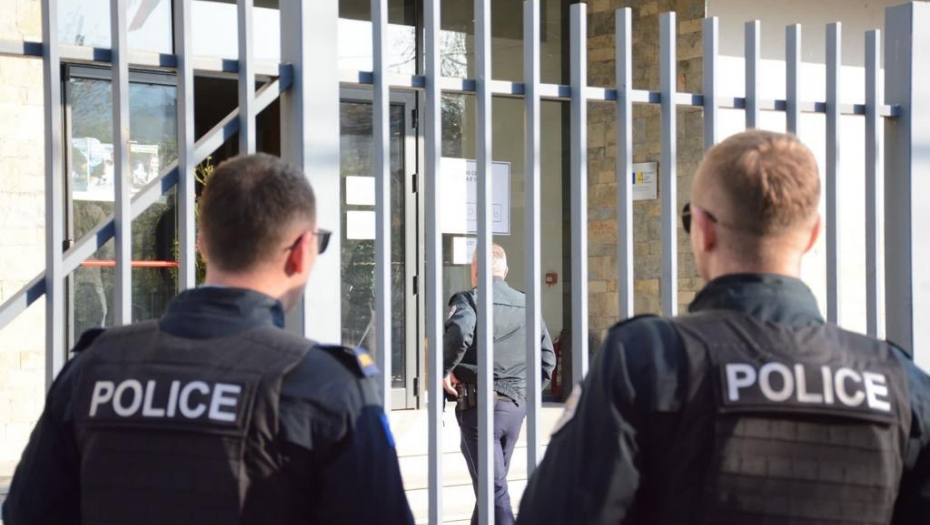 NAKON PAKLENIH 26 DANA PRIDRUŽIO SE SVOJOJ PORODICI Srbin sa severa Kosmeta pušten iz pritvora