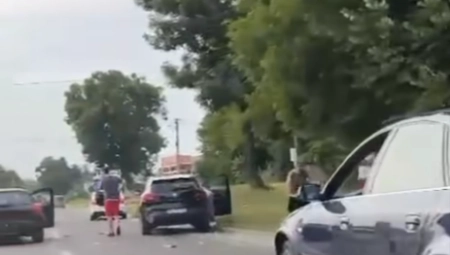UDES NA ULAZU U MLADENOVAC Sudarila se tri automobila (VIDEO)