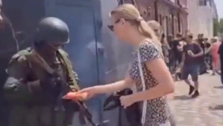 ŠOK SNIMAK IZ ROSTOVA Građani oduševljeno dočekali Vagnerovce? (VIDEO)