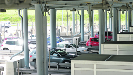 OD DANAS ZATVOREN DEO AUTO-PUTA Kamioni na Batrovcima čekaju 5 sati, na Kelebiji i Šidu 4