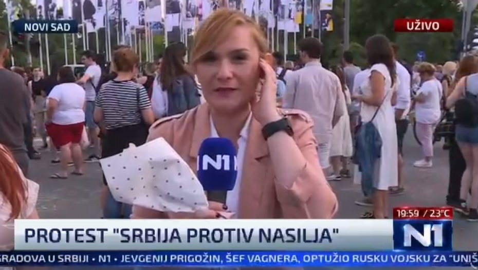 SRAMNE SCENE U NOVOM SADU Protest počeo minutom ćutanja, a onda - žurka (VIDEO)
