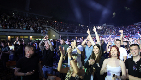 DVE REČI SASVIM DOVOLJNE Baja Mali Knindža se oglasio posle spektakla na Tašu (FOTO)