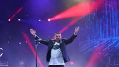 PEVAJ, SRBIJO Baja Mali Knindža pevao na Tašu pred 15.000 ljudi