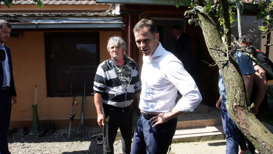 MINISTAR MALI U OPŠTINI LAZAREVAC Svaka oštećena kuća biće obnovljena, novca ima za sve (FOTO)