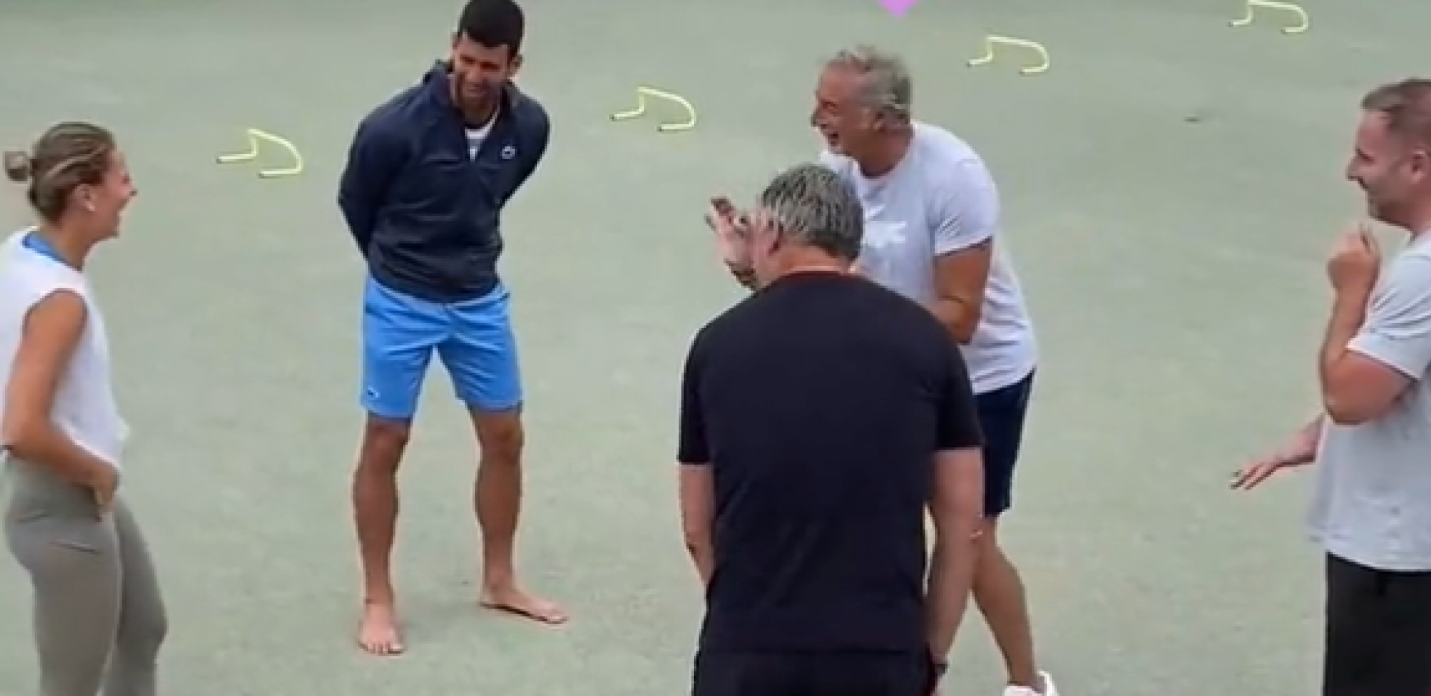 NOVAK SA UKRAJINKOM NAPRAVIO ŠOU Nekada je maštala da se uda za Đokovića, pa ga napadala, a sada je zbog njih Ivanišević plakao od smeha (VIDEO)