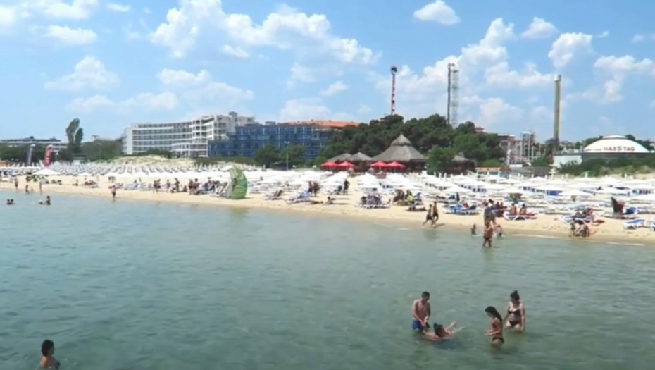 KAPUĆINO JE 120, PIVO 80, RUČAK 600 DINARA Ovo letovalište je omiljeno Srbima, i dalje drže niske cene