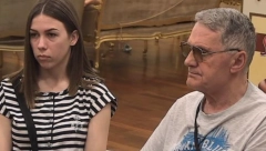 BILA JE SA 53 GODINA STARIJIM MUŠKARCEM Zavela našeg oženjenog pevača, a sada radi kao kondukter i povukla se potpuno! (FOTO)