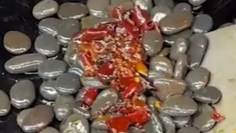 PRŽENO KAMENJE UZ DODATAK ZAČINA Da li znate šta je suodiu? (VIDEO)