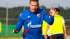 ODUŠEVILI GA MLADI, ALI I NAVIJAČI Novi trener Zvezde zadovoljan prvim delom priprema
