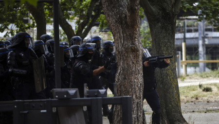 PRETI VELIKI HAOS, DANAS KREĆE "OPSADA PARIZA" Vlada najavila prisustvo 15.000 policajaca - pokušaće da ih spreče!