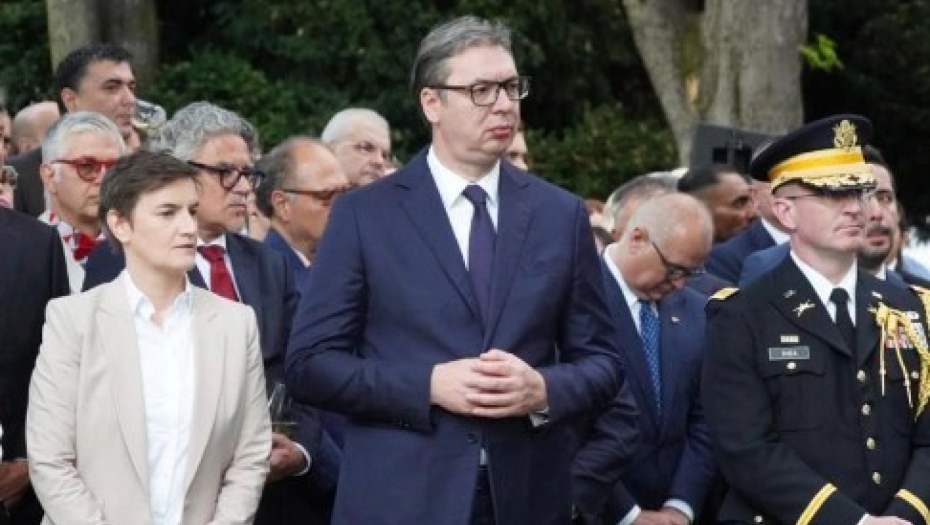 VUČIĆ SE OGLASIO IZ AMERIČKE AMBASADE Poručio samo jednu stvar - tiče se Srba na Kosmetu (FOTO)