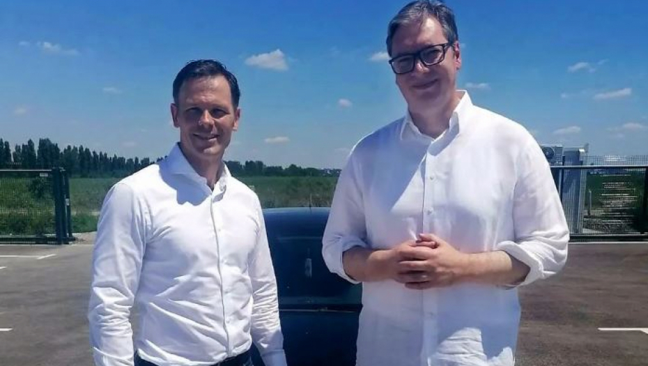 "JEL TI TO MENE SNIMAŠ..." Ovde će biti najveće gradilište! Vučić pričao o EXPO-2027 i Nacionalnom stadionu, Mali upalio kameru (VIDEO)