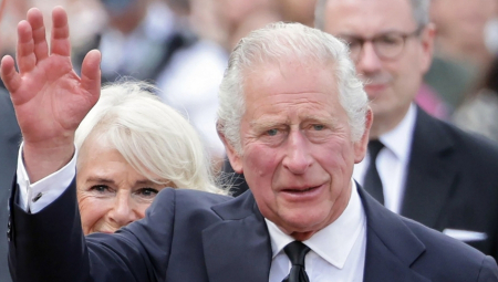 KRALJ ČARLS PRIMLJEN U BOLNICU Uskoro ga očekuje operacija, a već se zna koliko će trajati oporavak!