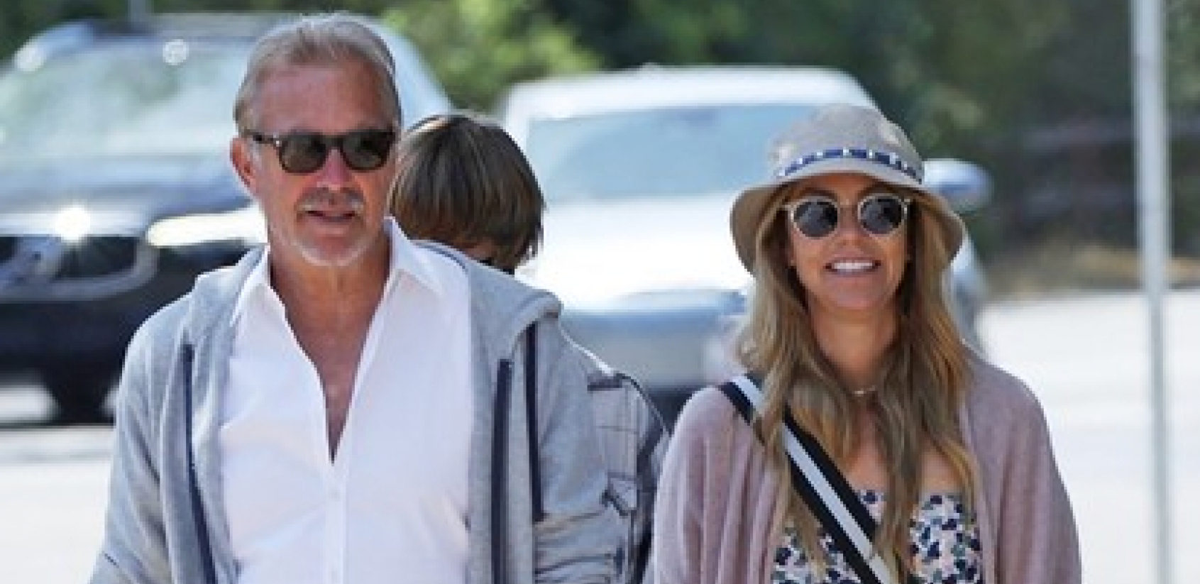 KOSTNEROVOJ BIVŠOJ JE MALO 250 HILJADA DOLARA ZA ALIMENTACIJU! Ponovo podnela zahtev za povećanje