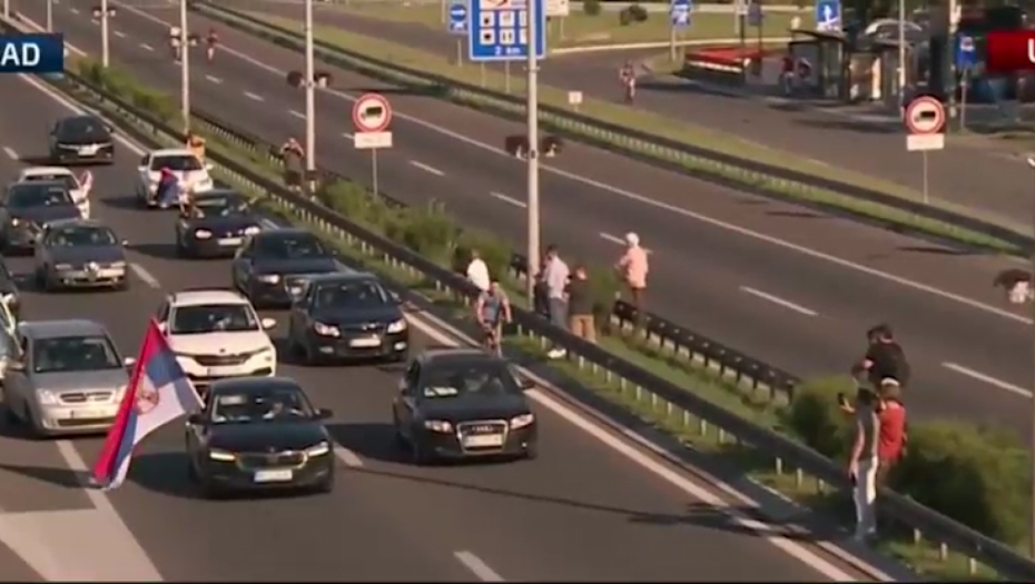 KADA N1 IZVEŠTAVA NAJNEVEROVATNIJA ČUDA U SRBIJI SU MOGUĆA "Ovo je kolona od 4 km, koju čine 15 vozila!" (VIDEO)