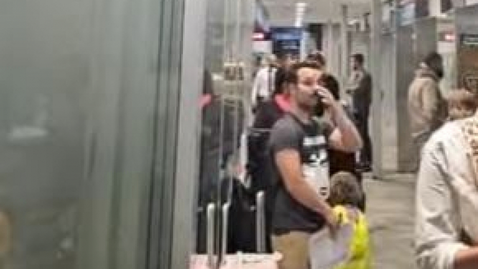 BUJICE U TIVTU Potoci na ulicama, poplava i na aerodromu