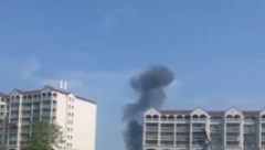 SRUŠIO SE AVION, IMA MRTVIH Stravični snimci sa mesta nesreće, crn dim prekrio nebo (FOTO/VIDEO)