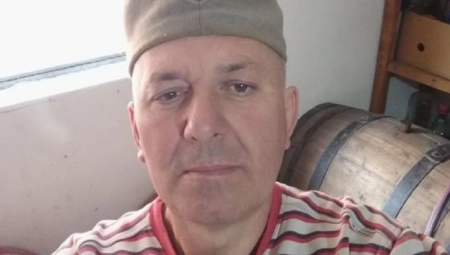 DRAGAN PRAVI NAJSKUPLJU RAKIJU Od kvaliteta i cene boli glava, evo o čemu se radi (FOTO)