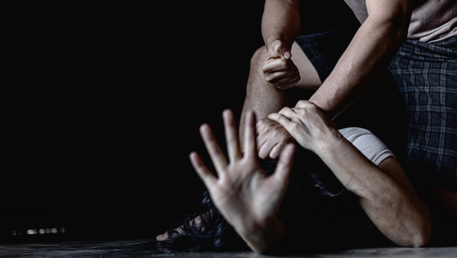 NAJVEĆA TRAUMA Popularni predstavnik kulturne elite krije tešku životnu traumu, Srpskog glumca stric pokušao da siluje!