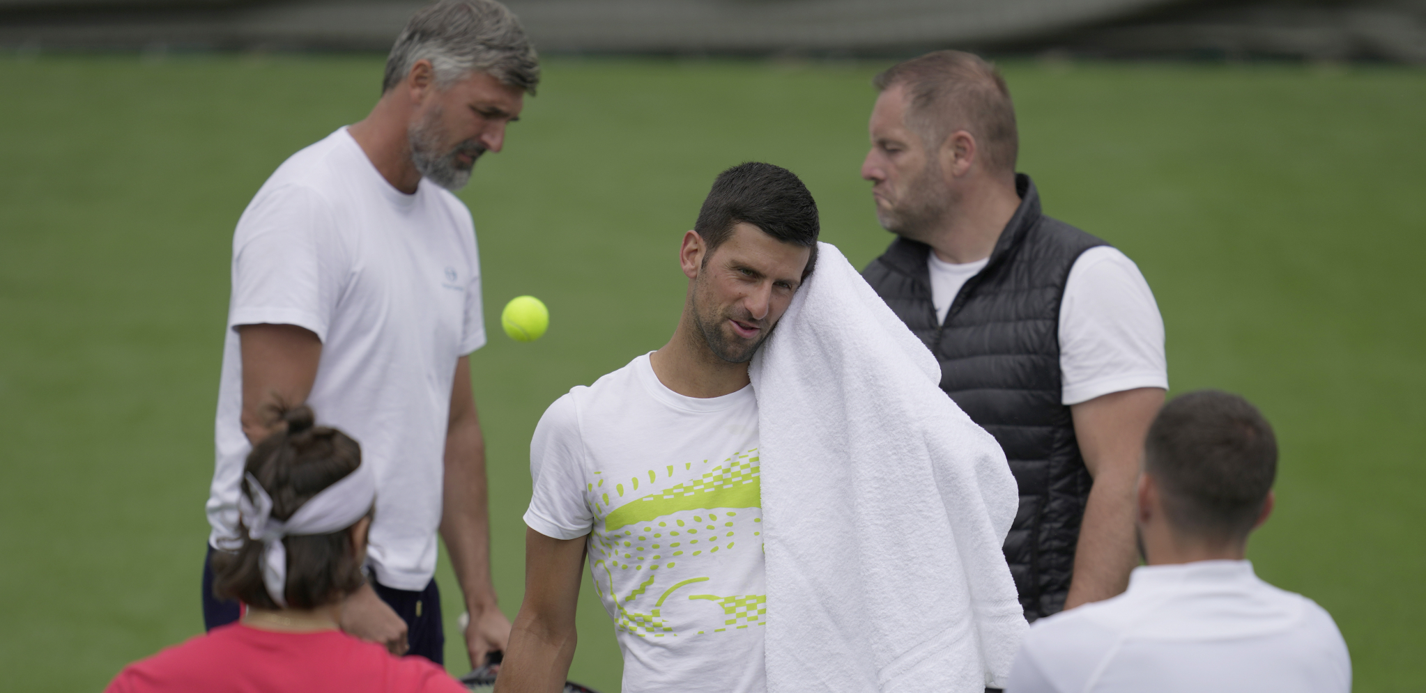 NOVAK ĐOKOVIĆ PROGOVORIO O TIMU Da li znate ko je "Rođa"? Njegov glas probija sve