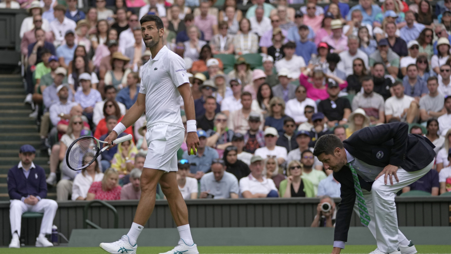 NOVAK U SVAĐI SA SUDIJOM Đoković besan zbog jedne odluke