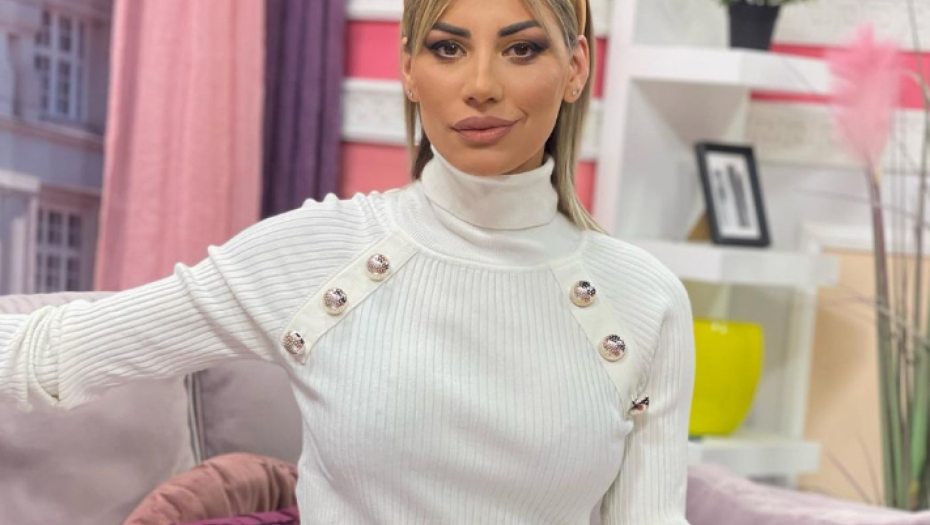 EVO KAKO DANAS IZGLEDA JELENA DIMITRIJEVIĆ! Voditeljka bila u centru skandala, pa se povukla iz javnosti