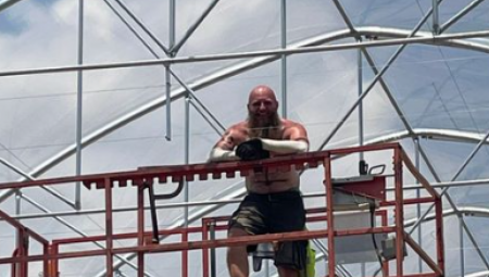 NEMANJA SE BAVI GRAĐEVINOM I MNOGIMA JE OČITAO BUKVICU Sledeći put kad pomislite "prljavi i znojavi", setite se ovih reči