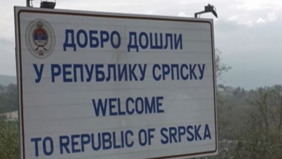 Mrkonjić Grad: Tabla "Dobro došli u Republiku Srpsku" posuta farbom (FOTO)