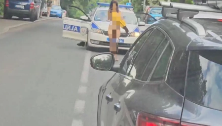 NEOBIČAN DAN U BEOGRADU Gola žena šeta Karaburmom (FOTO)