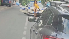 NEOBIČAN DAN U BEOGRADU Gola žena šeta Karaburmom (FOTO)