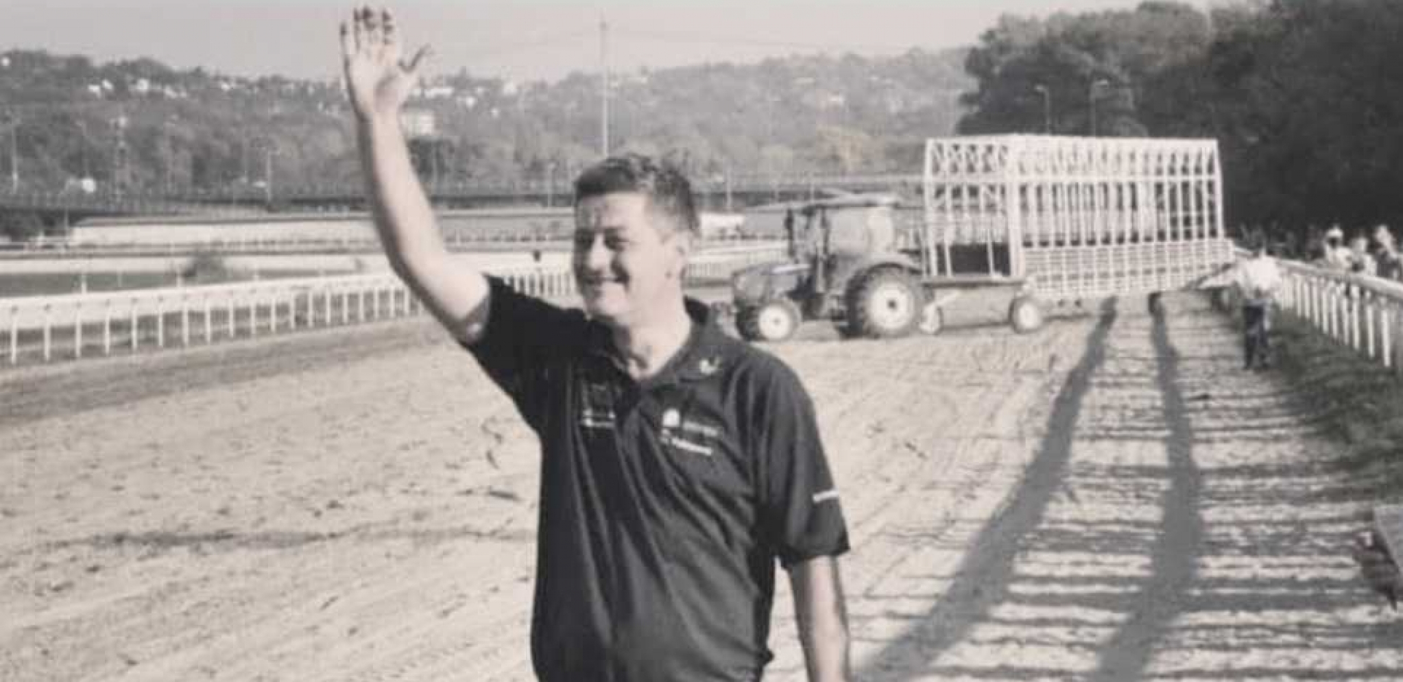 STRAVIČNE SCENE NA SAHRANI BRATA NIKOLE KOJA Pozlilo majci, jauci odzvanjaju grobljem